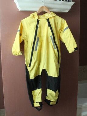 Hapiu Yellow And Black Nylon Hooded Rain Suit 5T Waterproof Zippers Visibility